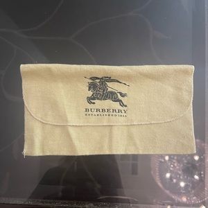 Burberry wallet dust cover